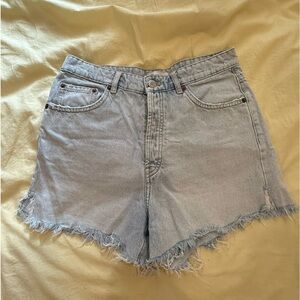 Sara light wash high waisted shorts
